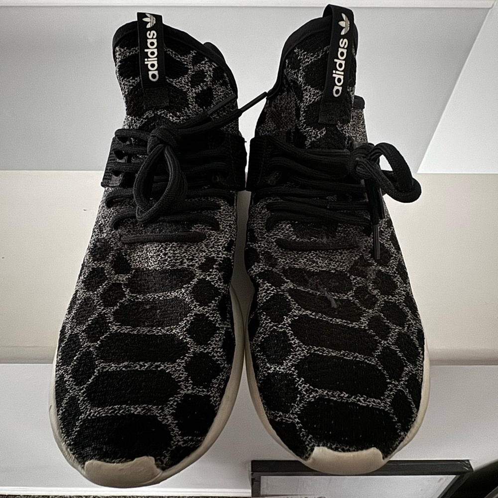 ADIDAS TUBULAR RUNNER PRIME KNIT PK CORE BLACK CARBON OFF WHITE